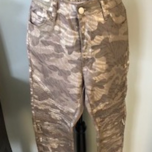 Gold Color Motto Jeans - Picture 3 of 3